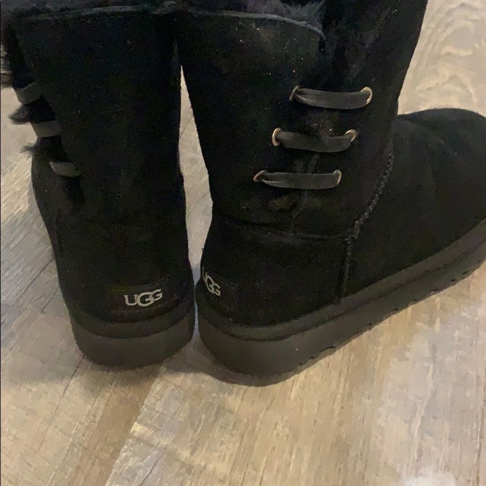 Uggs shoes - Picture 2 of 4